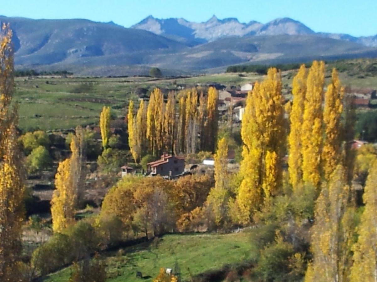 El Rondillo De Gredos Guest House Hoyos del Collado Luaran gambar