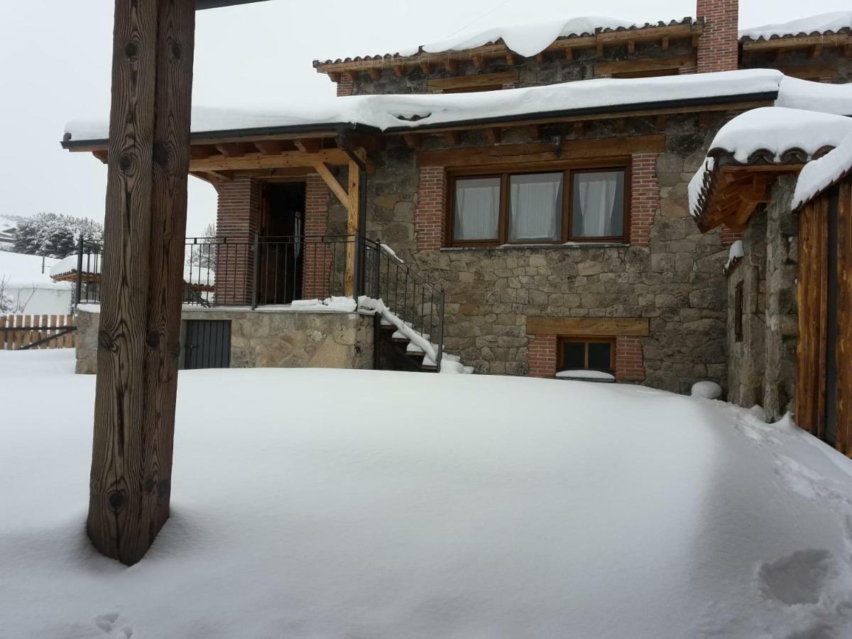 El Rondillo De Gredos Guest House Hoyos del Collado Luaran gambar