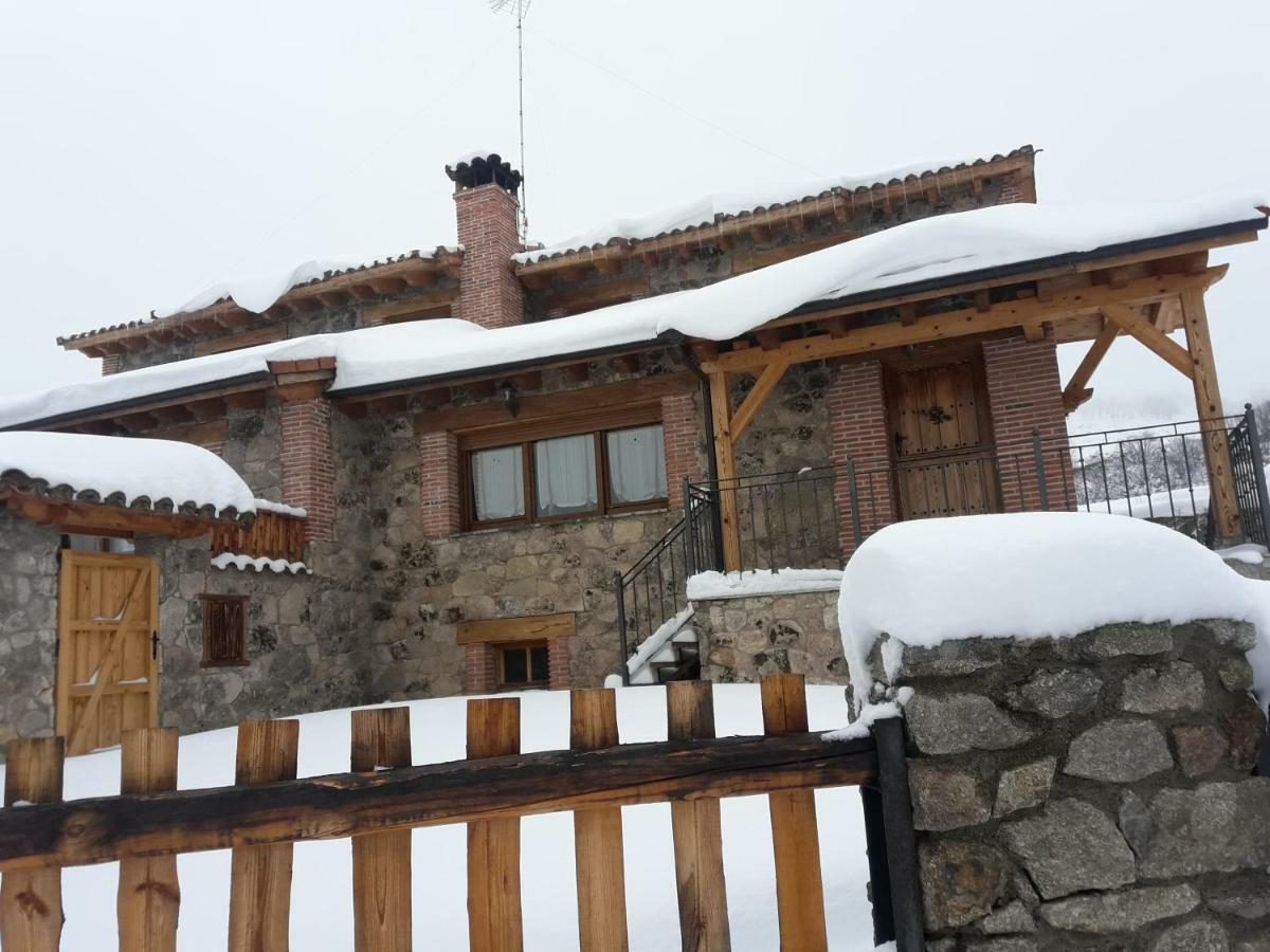 El Rondillo De Gredos Guest House Hoyos del Collado Luaran gambar